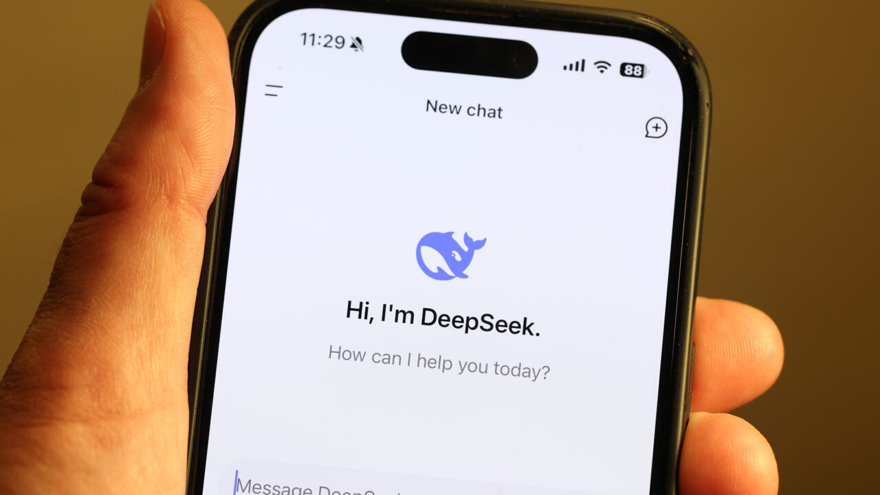 DeepSeek вытесняет ChatGPT с поста топового приложения App Store - 1 DeepSeek вытесняет ChatGPT с поста топового приложения App Store - 1