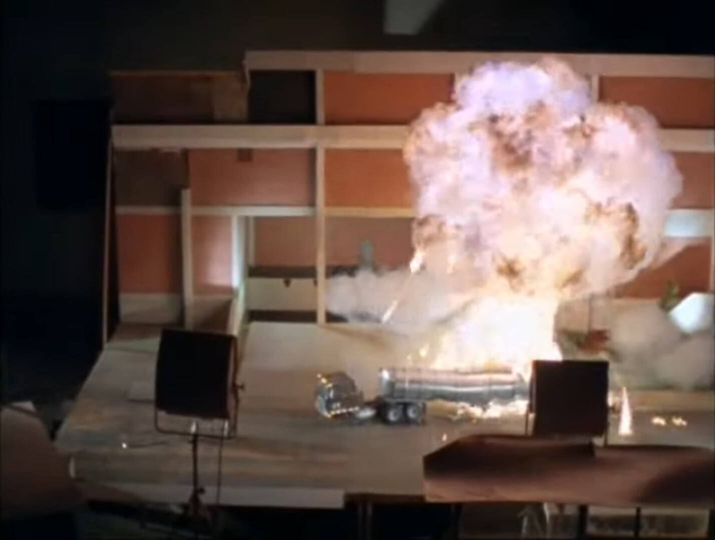 Жизнь и творчество режиссёра Джеймса Кэмерона — Часть 2. Хорошая ночь для прогулки - 119 Жизнь и творчество режиссёра Джеймса Кэмерона — Часть 2. Хорошая ночь для прогулки - 119