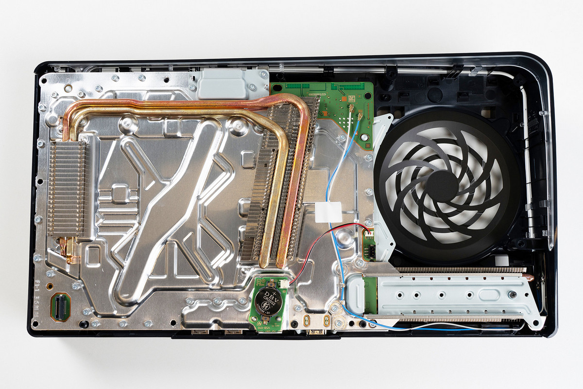 Sony полностью разобрала PlayStation 5 Pro и показала, как приставка выглядит изнутри - 7