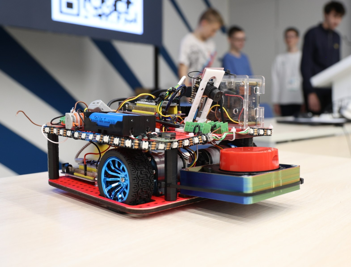 Робот команды RobotX с искуственным интеллектом