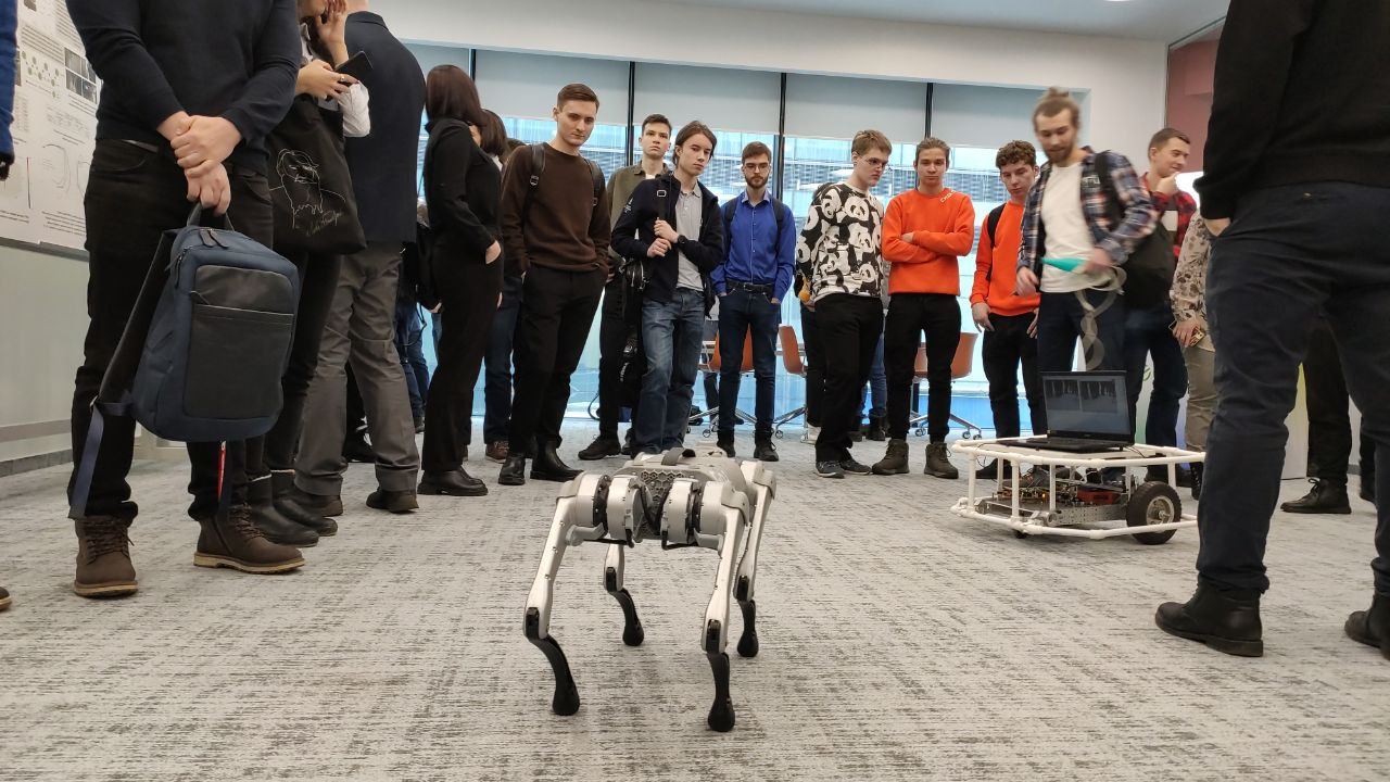 Зона для выставки роботов