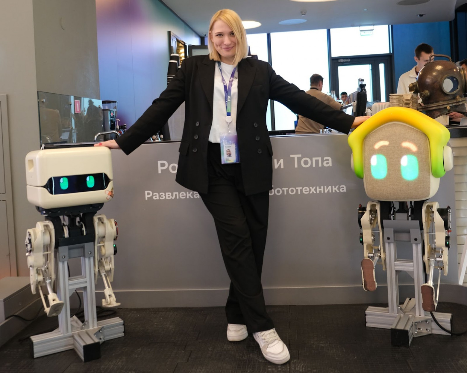 Роботы Топа и Куба Центра робототехники Сбера