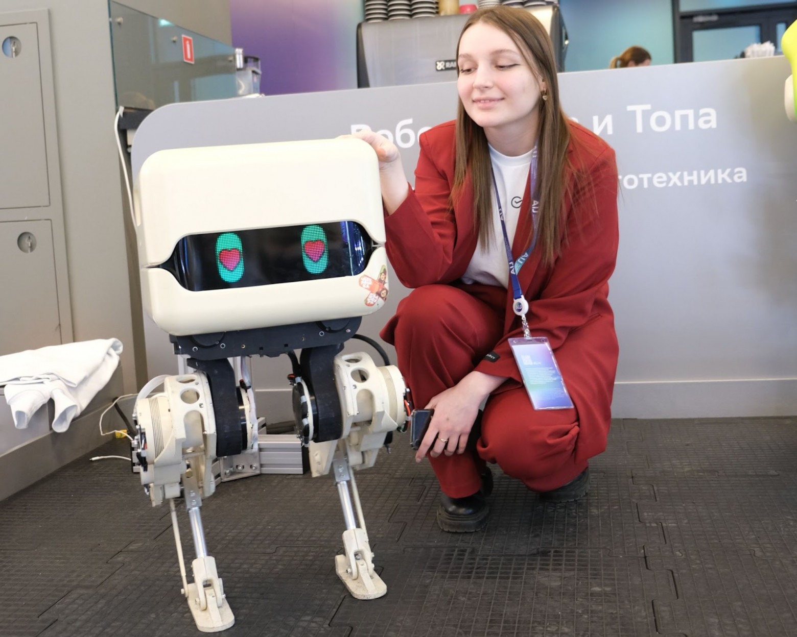 Робот Куба Центра робототехники Сбера