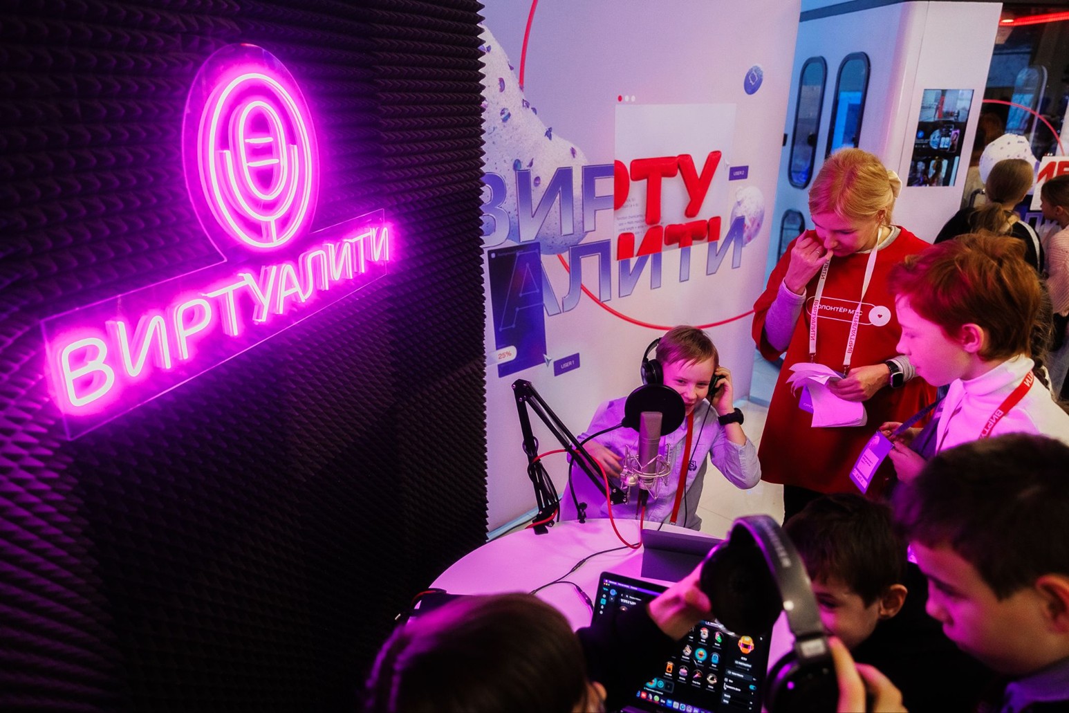 Превращаем магию в технологию: как волонтеры МТС знакомили детей с цифровым миром - 8 Превращаем магию в технологию: как волонтеры МТС знакомили детей с цифровым миром - 8