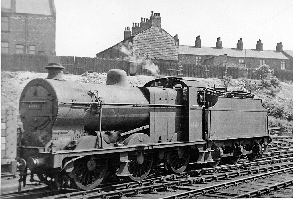 Изобретатель Джеймс Фаулер создал локомотивы с конденсацией пара — они собирали отработанный пар обратно в резервуар.