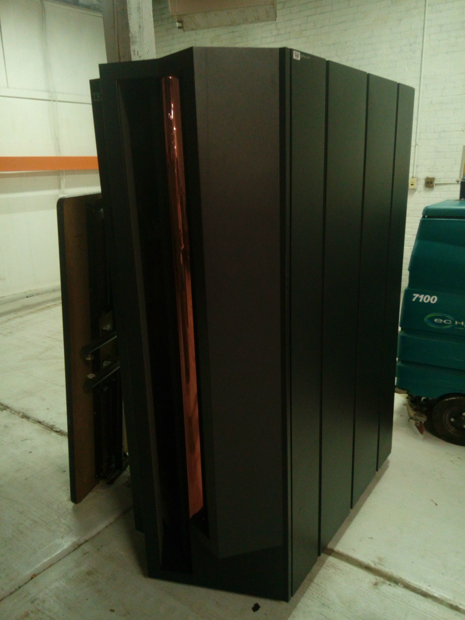 Настоящий "Big Iron", ценой в $300 000 (в оригинале)