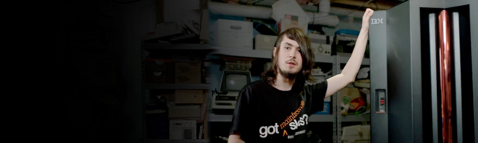 Обратите внимание на полки на заднем плане