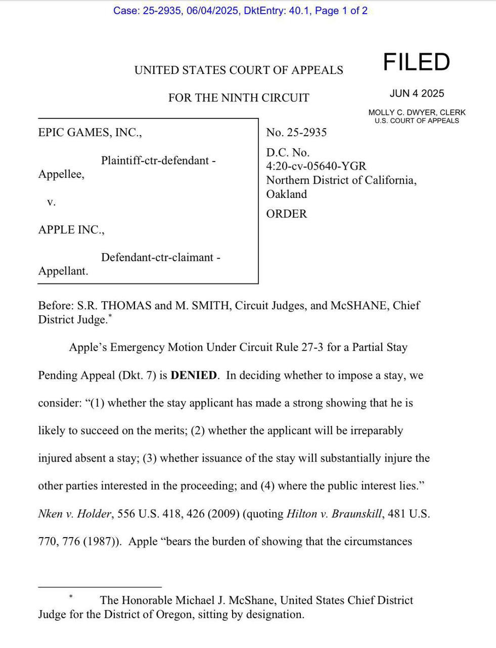 «Apple несёт ответственность за то, что обстоятельства оправдывают применение нашего дискреционного права, рассмотрев соответствующие факторы, мы не пришли к выводу, что приостановка действия решения уместна»