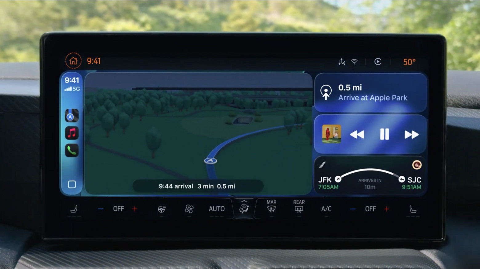  Поддержка виджетов и Live Activities для минимального отвлечения от дороги, их можно использовать параллельно с навигацией