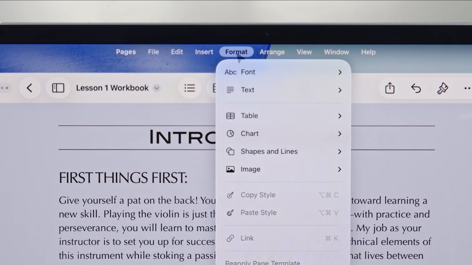 Меню бар приложений теперь доступно через свайп сверху или при наведении курсора в Magic Keyboard, а разработчики могут настраивать меню в своих программах.