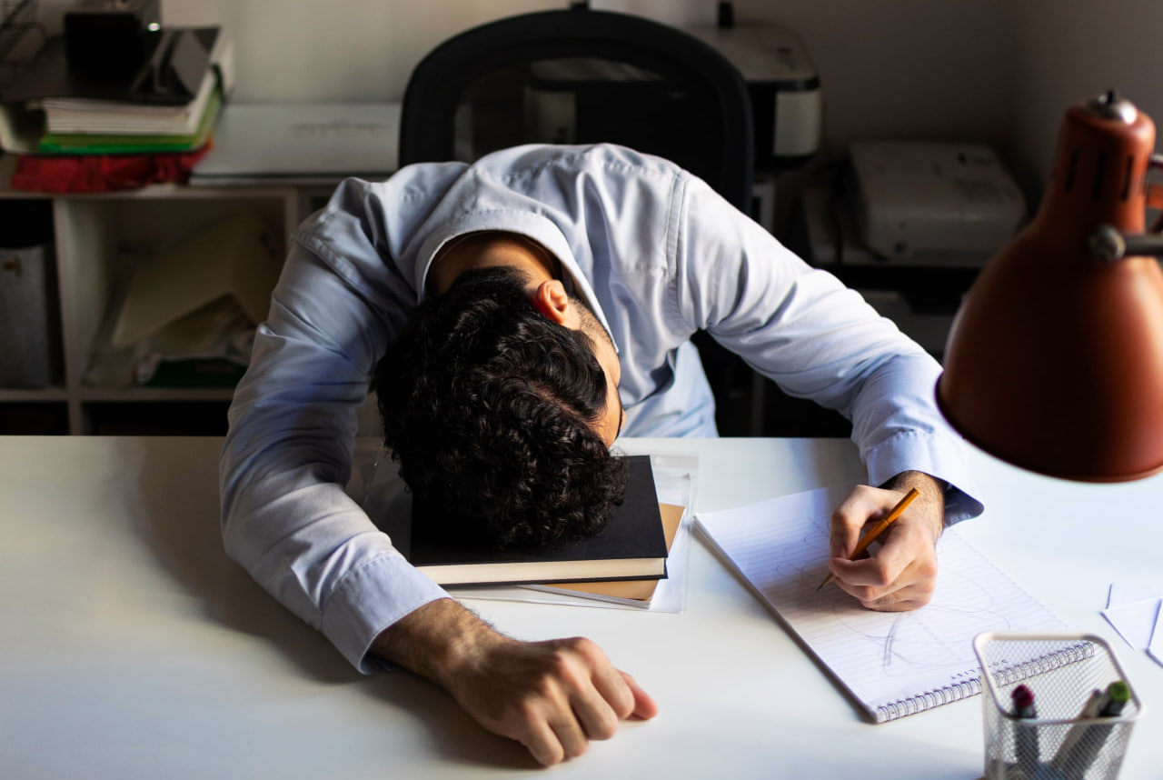 Выгоревший айтишник месяц ничего не делал и имитировал работу. От увольнения его спас ИИ - 1 Выгоревший айтишник месяц ничего не делал и имитировал работу. От увольнения его спас ИИ - 1