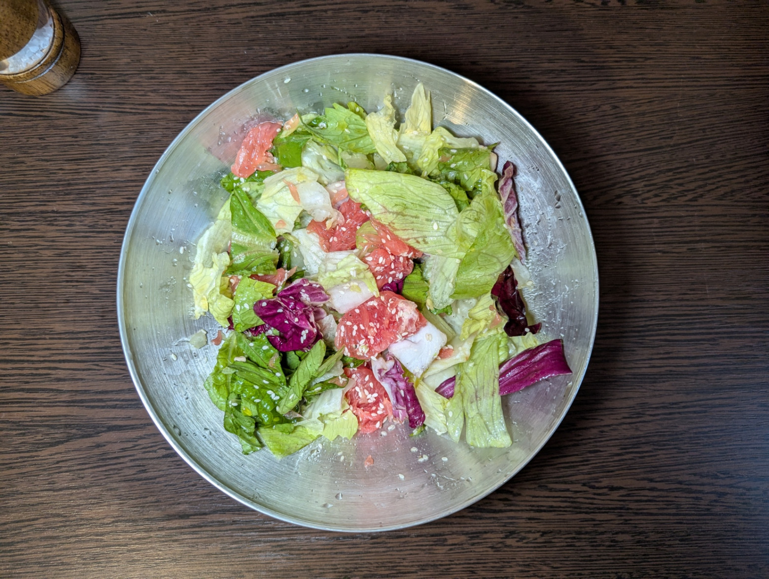 Вот такой сочный салатик получился: добавил туда немного оливкового масла   