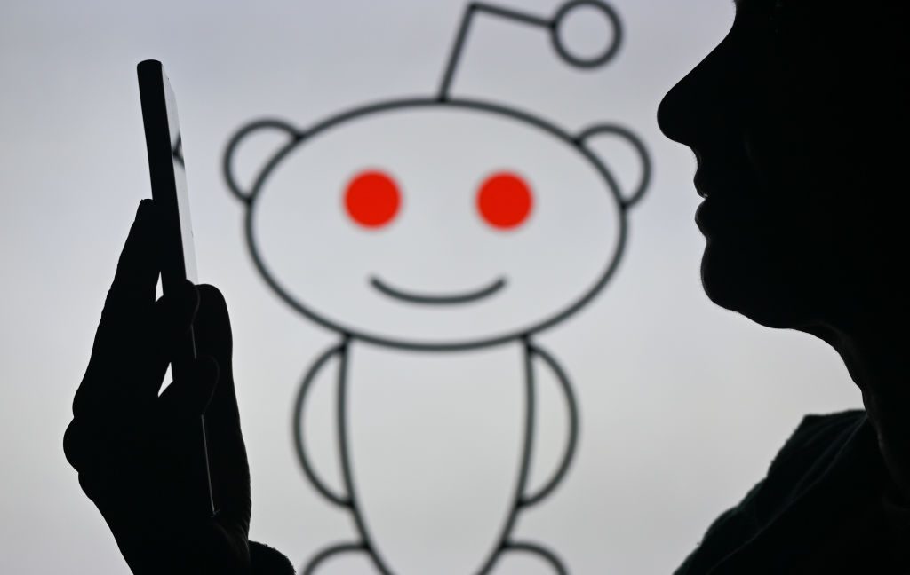 Руководство Reddit раздумывает о введении верификации через сканирование глазного яблока для защиты платформы от ботов - 1 Руководство Reddit раздумывает о введении верификации через сканирование глазного яблока для защиты платформы от ботов - 1