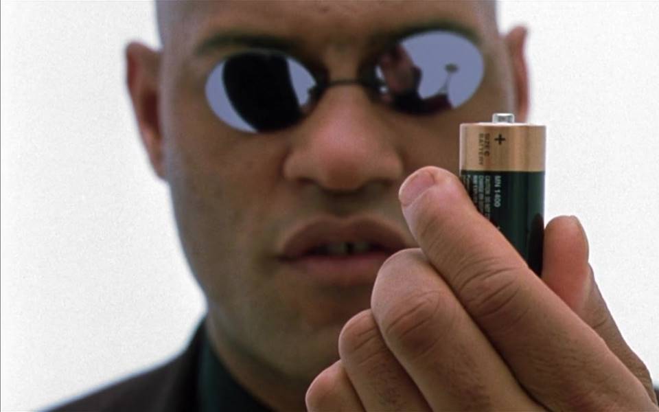 Морфеус рекламирует батарейку