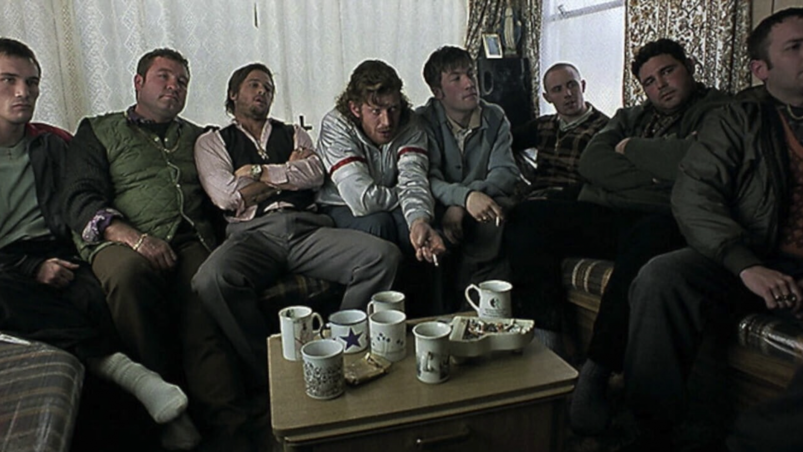 – Поехала в табор и познакомилась с бароном. Пришлось и водочки выпить, – ответила она.