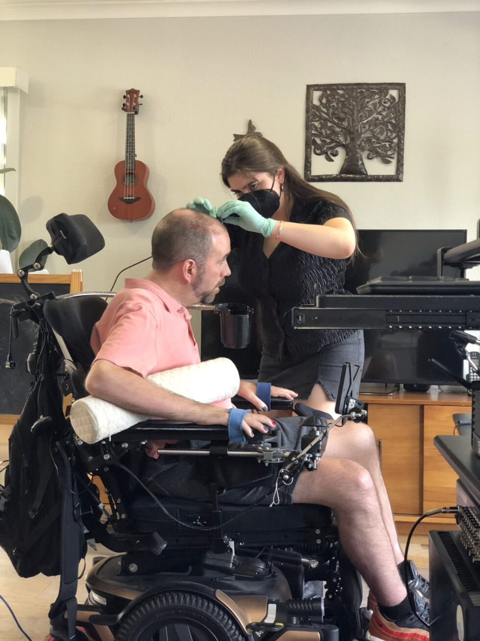 Пациента готовят к тестированию. Источник