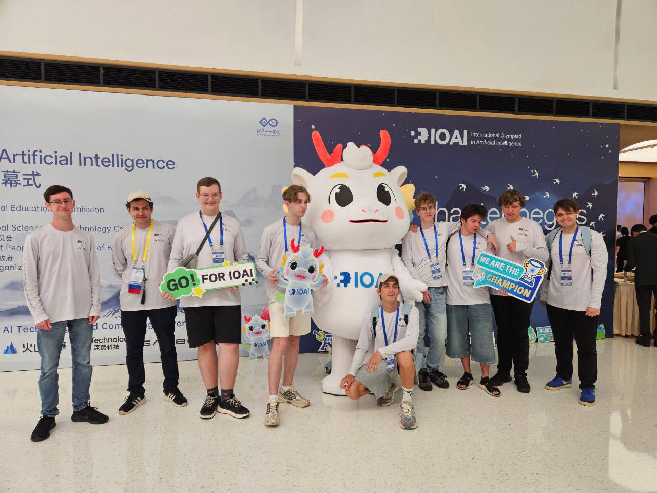 Российские школьники завоевали 6 золотых медалей на Международной олимпиаде по искусственному интеллекту IOAI 2025 - 1