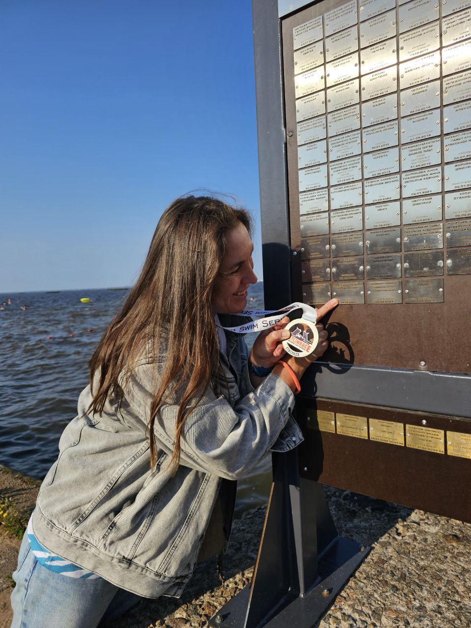 Катя после финиша заплыва 