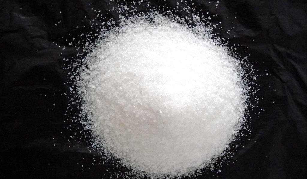 Бромид натрия (NaBr) — белый кристаллический порошок без запаха, имеющий соленый вкус 