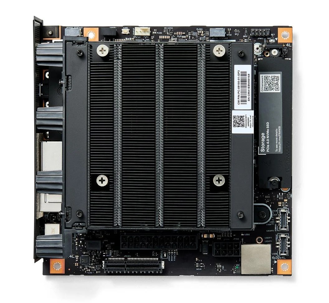 Материнская плата десктопа Framework размером 170×170 мм