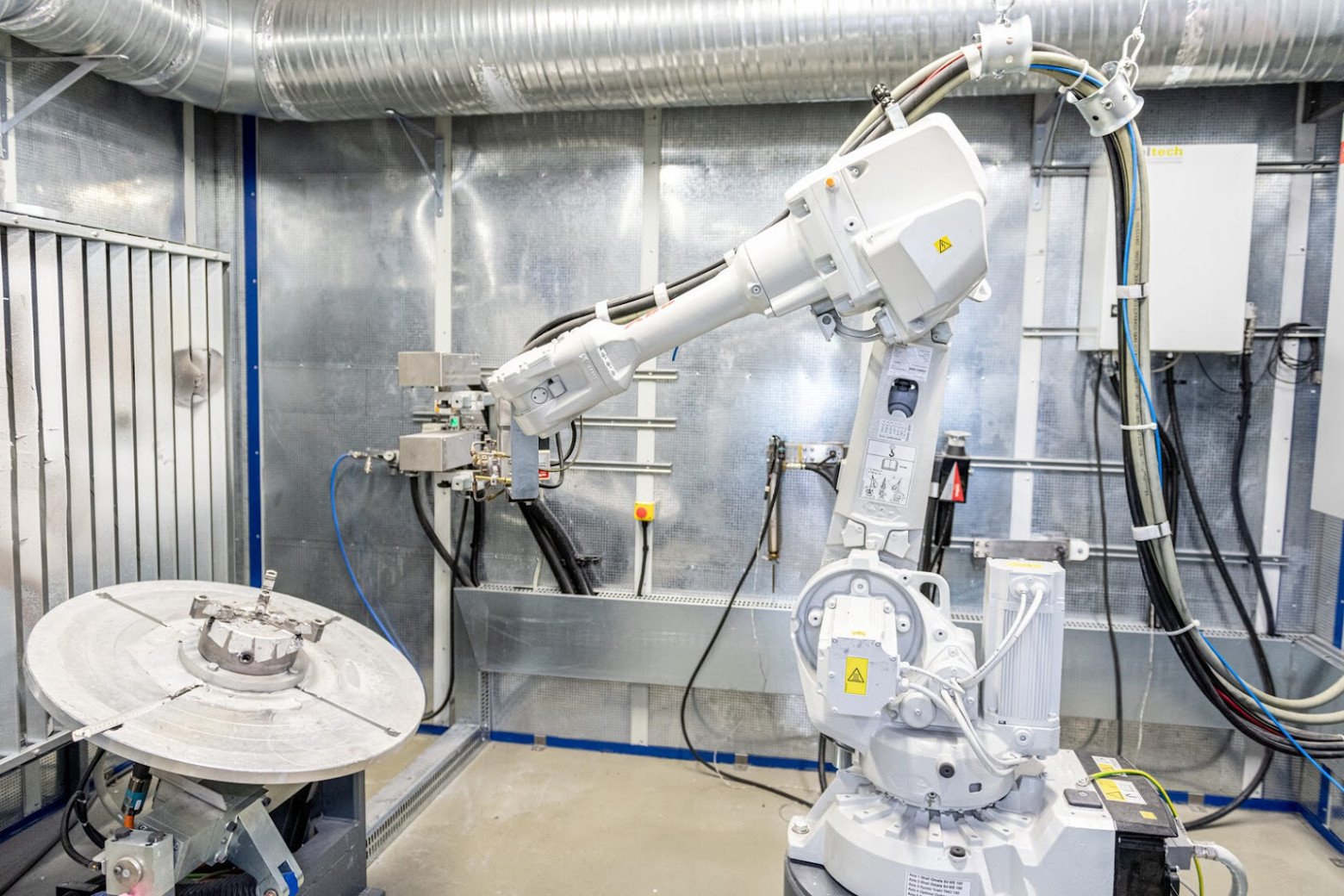 ABB IRB 2600 — промышленный 6-осевой робот