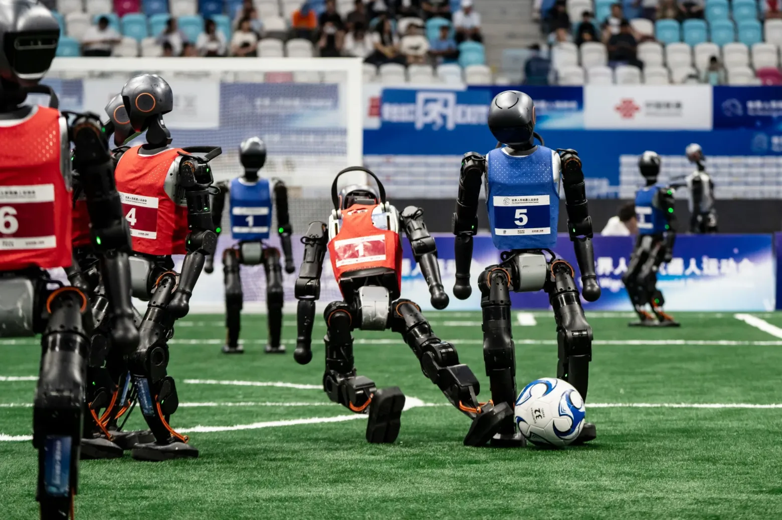 Мир Игр с Гуманоидными роботами