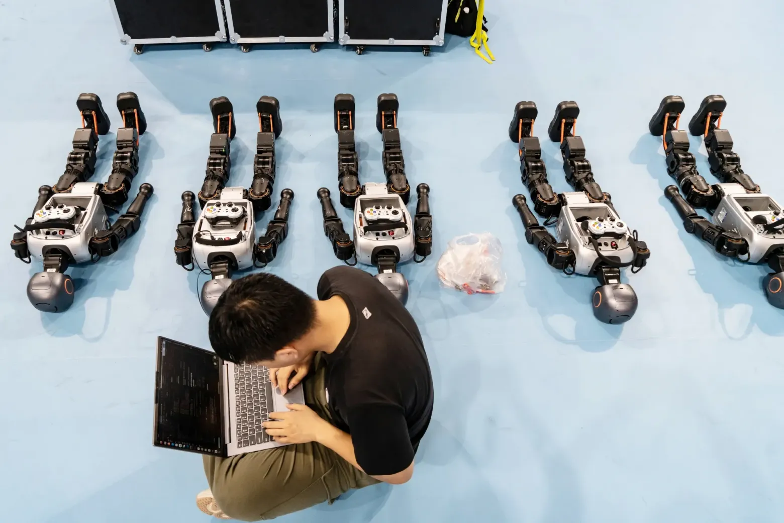 Мир Игр с Гуманоидными роботами