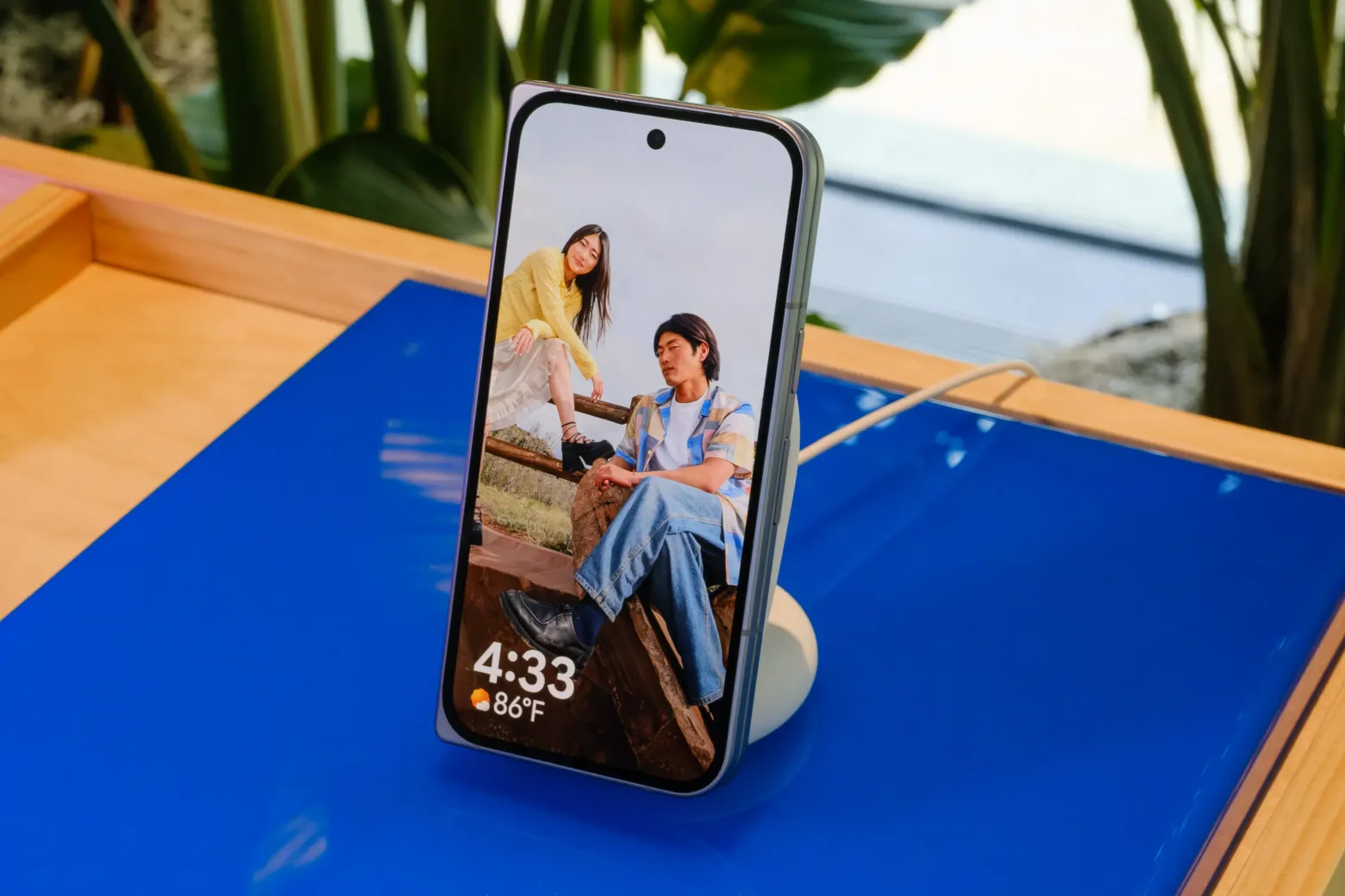 Складной смартфон Google Pixel 10 Pro