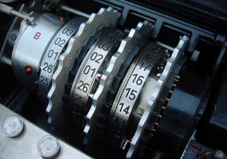 Роторы шифровальной машины Enigma. Источник изображения: wikimedia.org