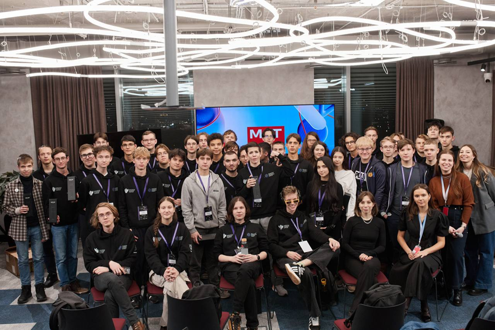 Экскурсия для финалистов Всероссийской олимпиады школьников по искусственному интеллекту, офис МТС
