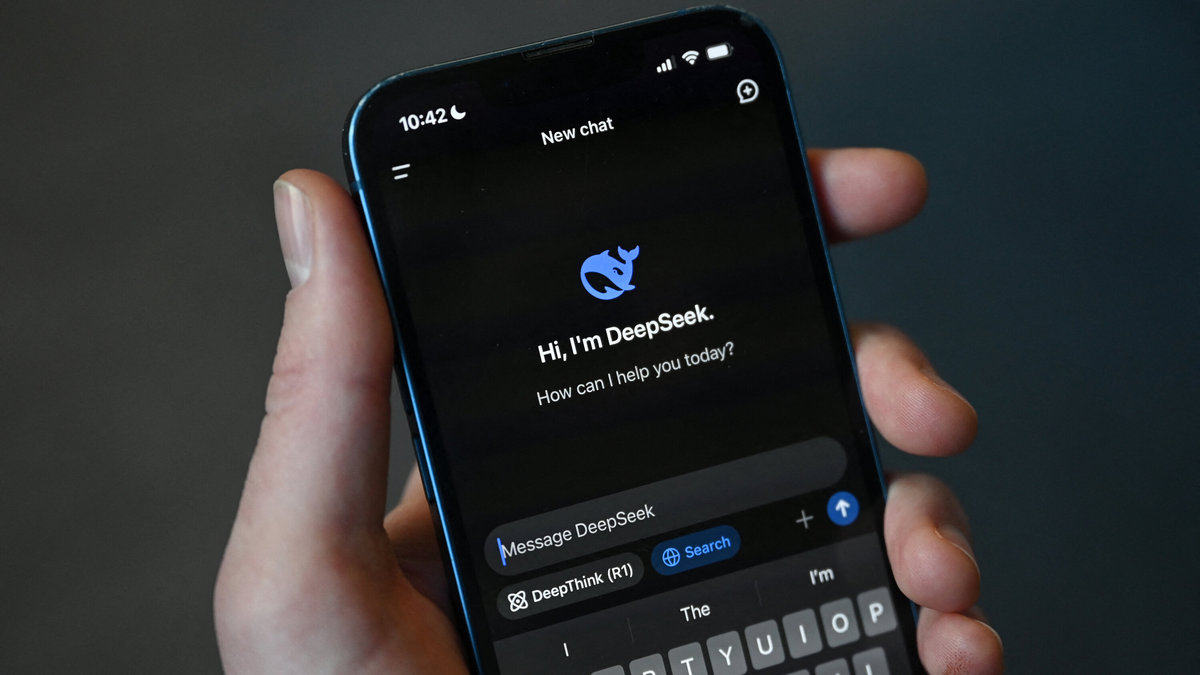 DeepSeek ввела маркировку для всего контента, созданного с помощью её ИИ-продуктов - 1