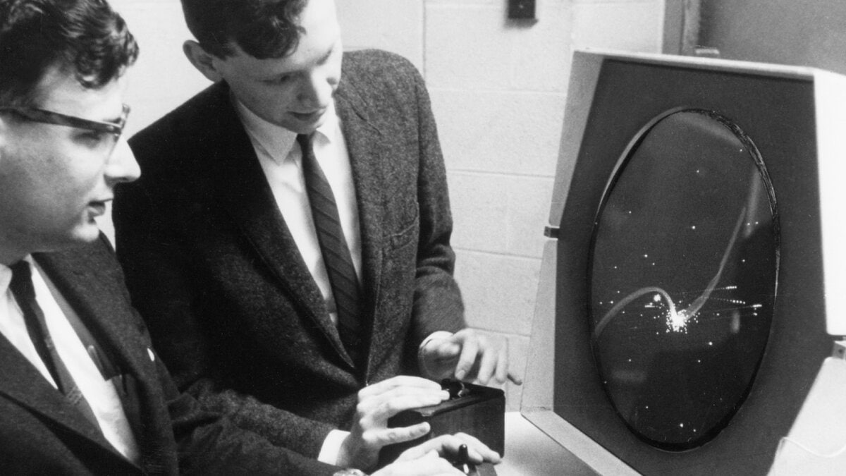 Питер Сэмпсон и Дэн Эдвардс за игрой в «Spacewar!»