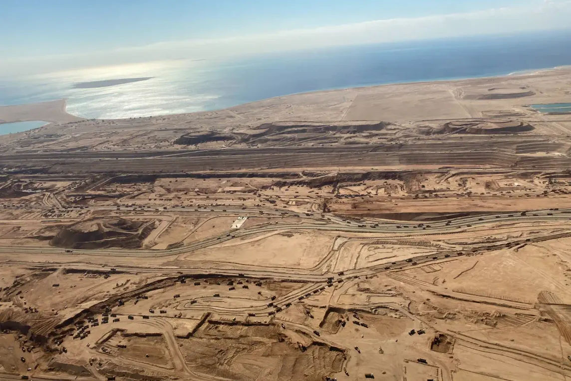 Строительство зеркального города The Line 