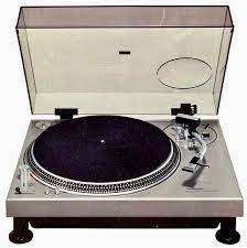 Technics SL-1200. Источник.