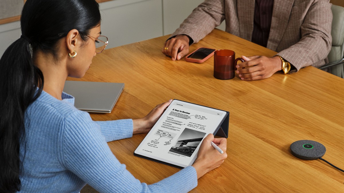 Amazon анонсировала новые Kindle Scribe, в том числе с цветным E Ink экраном Kindle Scribe Colorsoft - 2