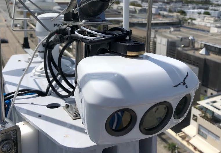 Корпус с камерами и тепловизорами системы Oscar на топе мачты