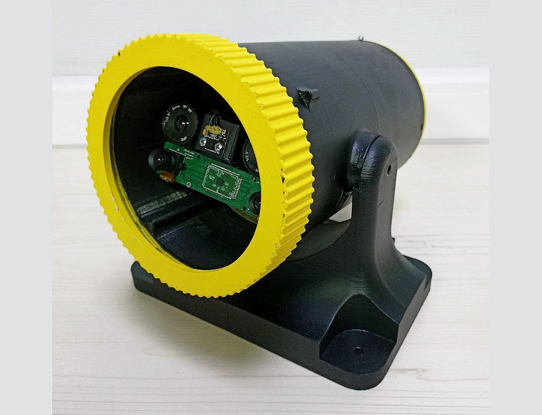 Первый прототип базовой версии (Basic) со стереокамерами и аппаратной стабилизацией. Корпус напечатан на 3D-принтере