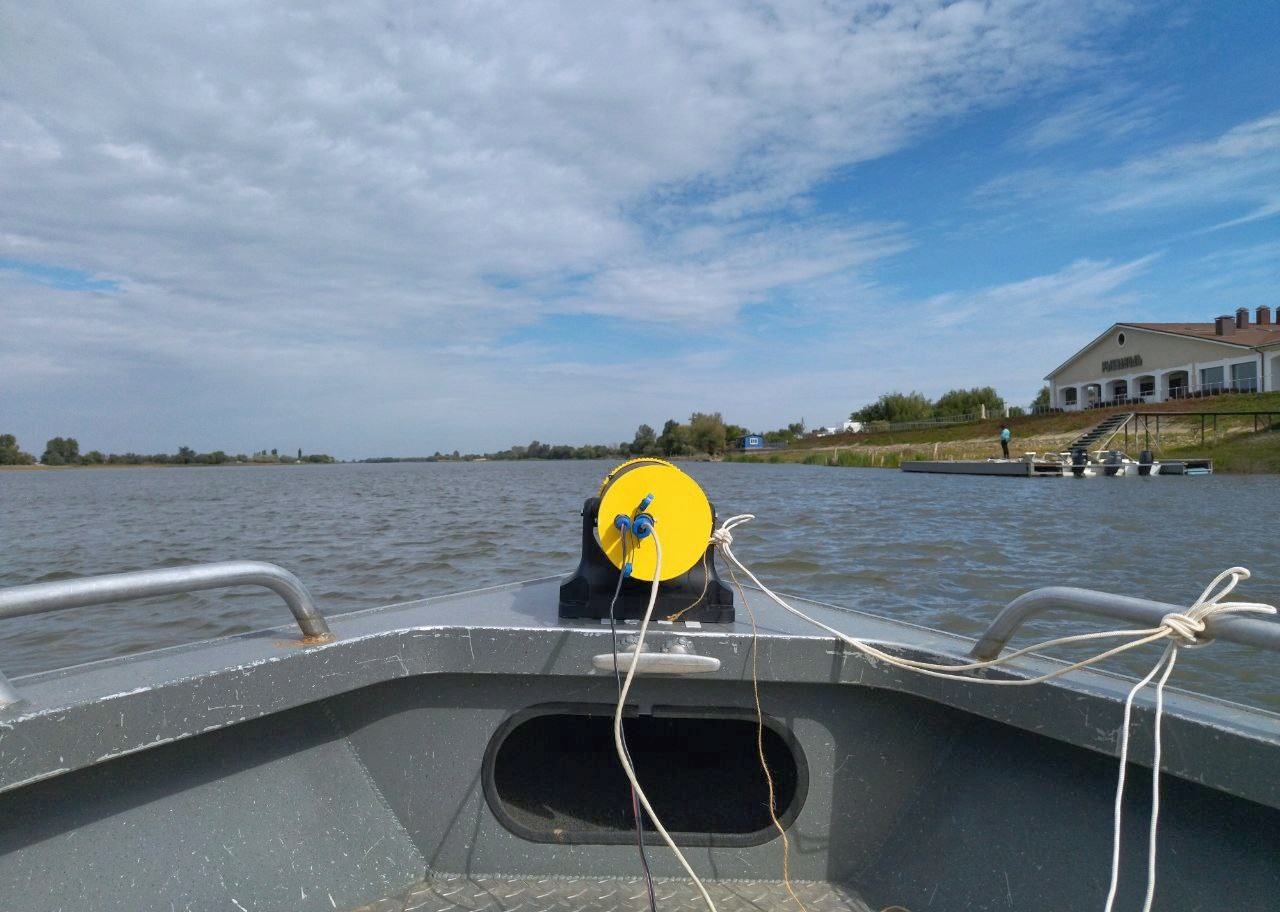 Обкатка системы в одном из южных регионов. Рябь, блики и качка изрядно усложняют процесс
