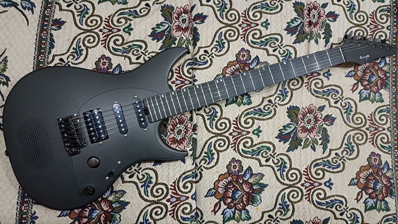 Enya Inspire — умная углепластиковая электрогитара для гиков - 1 Enya Inspire — умная углепластиковая электрогитара для гиков - 1