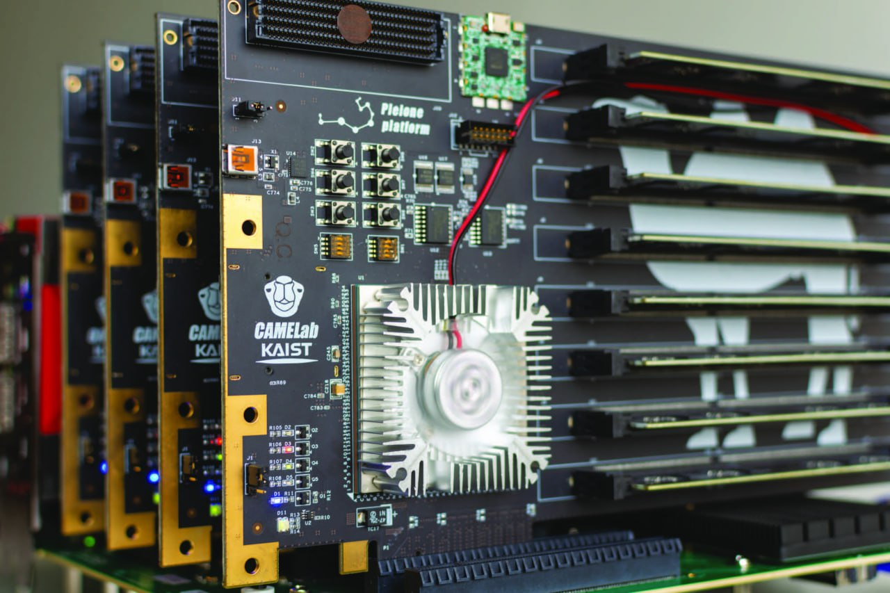 Пример CXL-платы, разработанной Корейским институтом передовых технологий (KAIST), для расширения DRAM