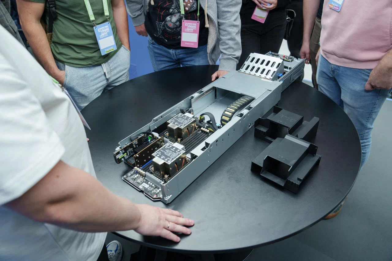 Как мы подключали грибы к нейронкам, собирали кастомные серваки и другие челленджи для гостей Yandex Neuro Scale - 1