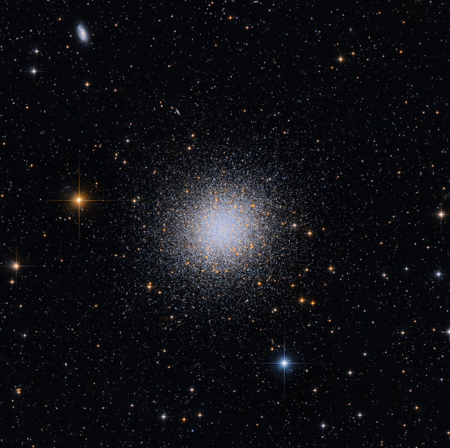 M13 — Большое шаровое звёздное скопление в Геркулесе - 1