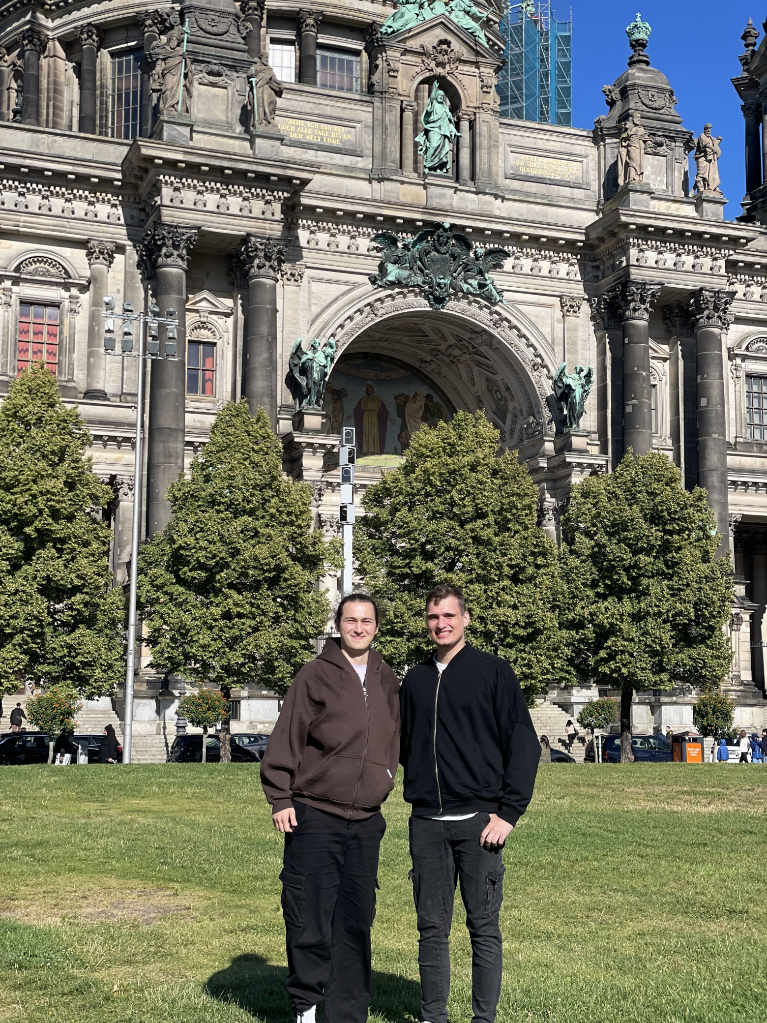 На фото: Mykhailo Kapustin и Kyryl Zmiienko, команда ASRP. Berlin, Museum Island, Berlin Cathedral, August 23, 2025.
