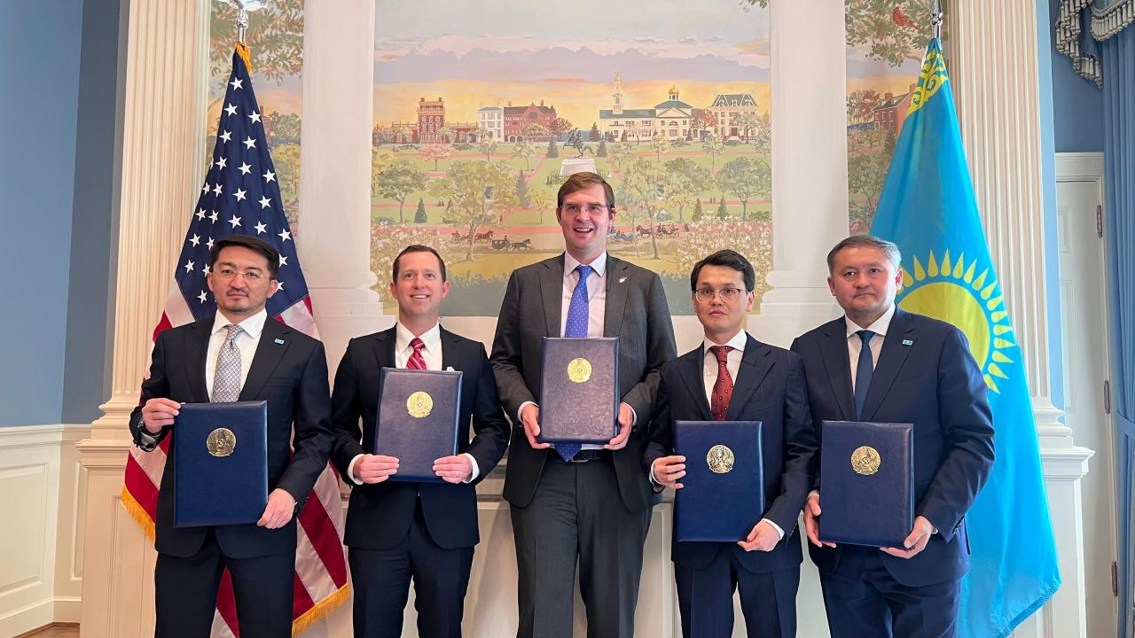 Казахстанские учителя получат бесплатный доступ к ChatGPT - 1