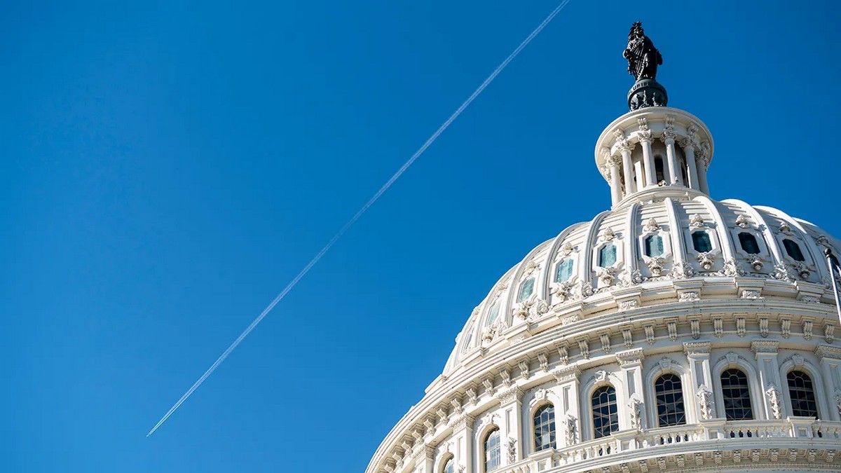 Американский законопроект обяжет крупные компании раскрывать влияние внедрения ИИ на занятость и сокращение персонала - 1