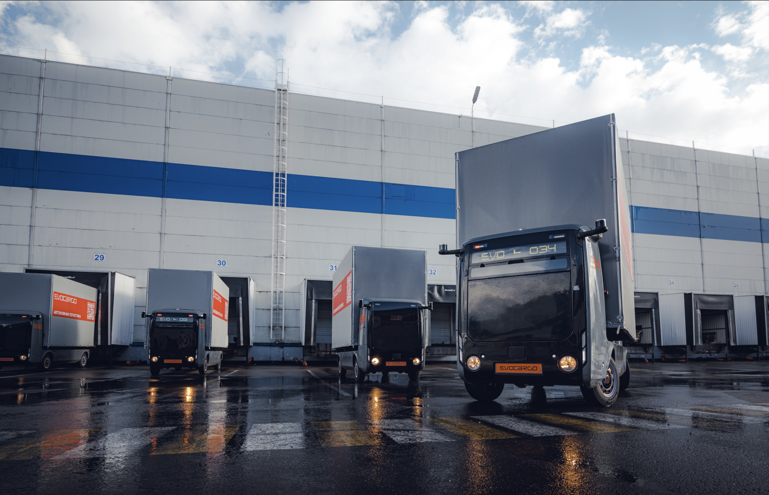 В среднем, на больших объектах типа распределительного центра или склада, работает по 7-10 наших ВАТС. 