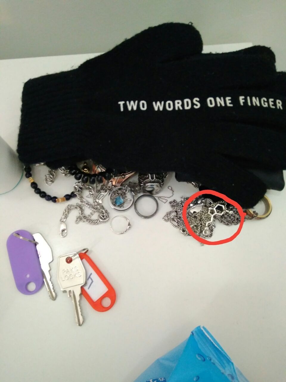 Мне кажется это не потеряшки. Слишком тут их много.