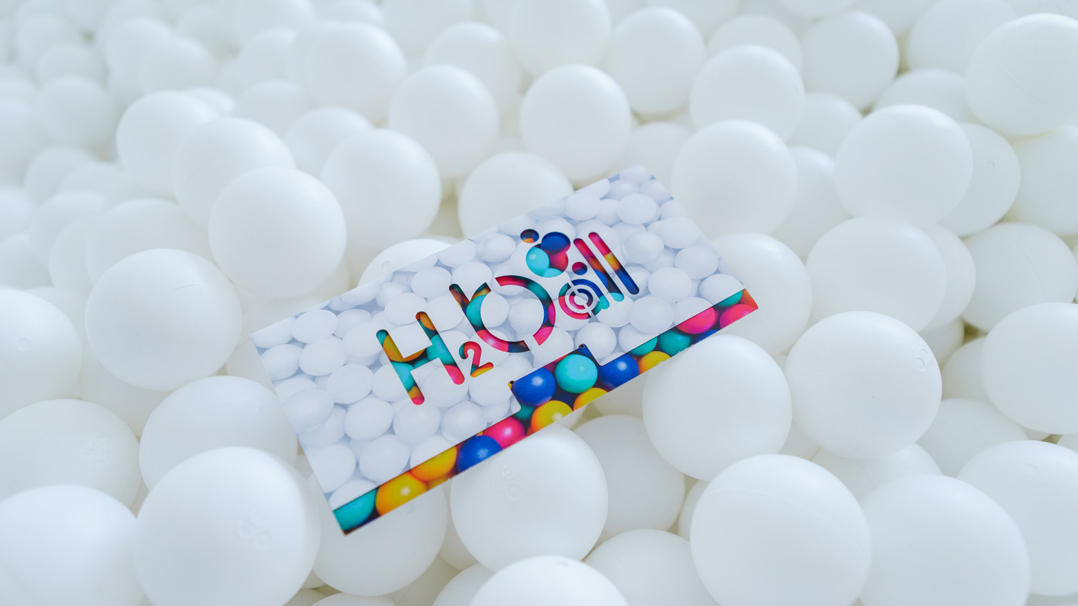 Упаковка сертификата. Внутри номерная пластиковая карточка.