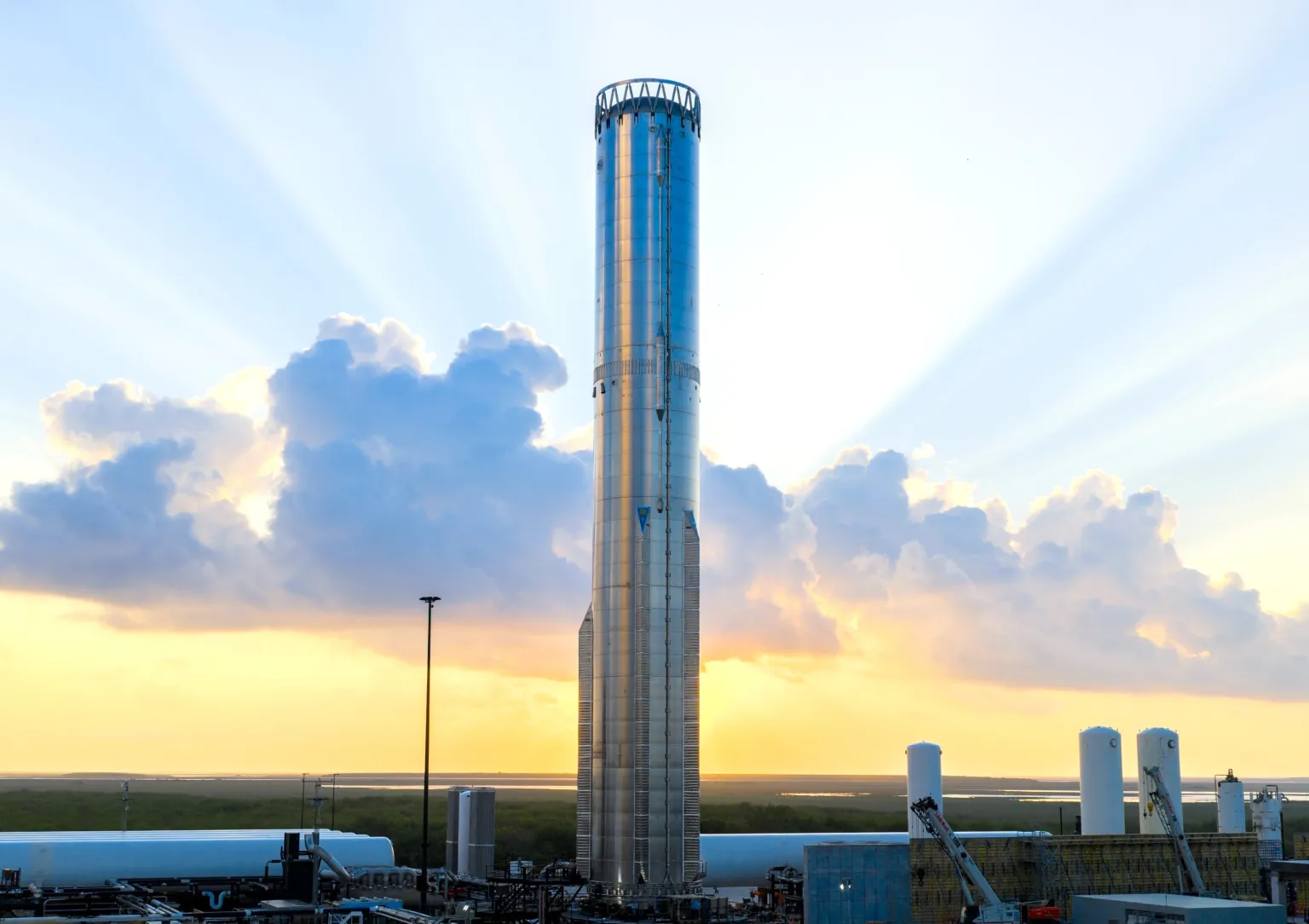 Новый Starship не прошёл испытание, и SpaceX опять собирает обломки - 1