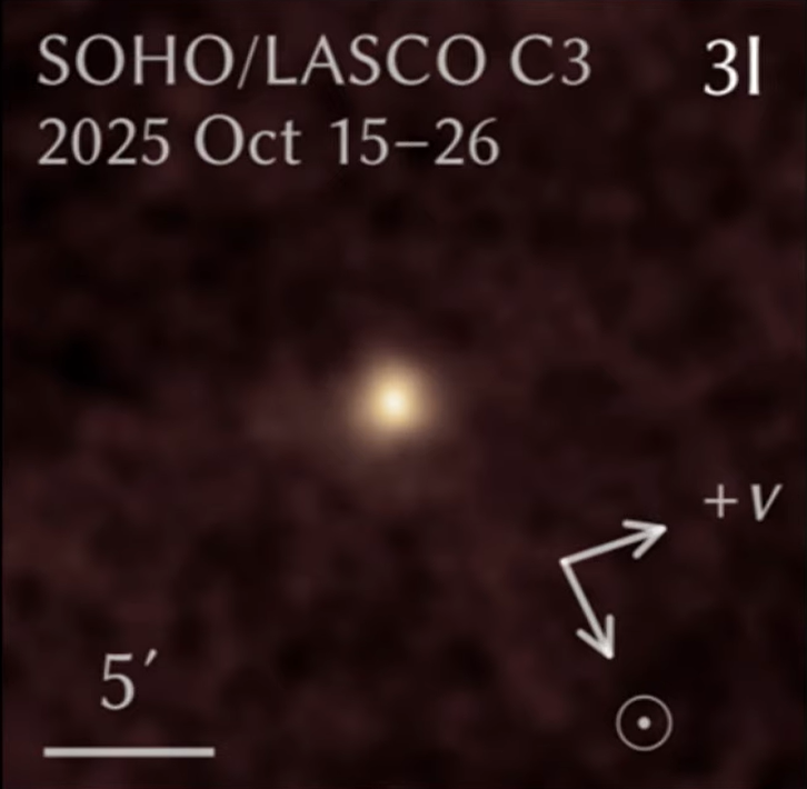 Комета 3I/ATLAS, снятая космическим телескопом для наблюдения за Солнцем SOHO. SOHO сделал этот снимок 15-16 октября 2025 года, когда комета была слишком близко к Солнцу для наблюдения другими инструментами. Изображение: Lowell Observatory/ Qicheng Zhang/ NASA.